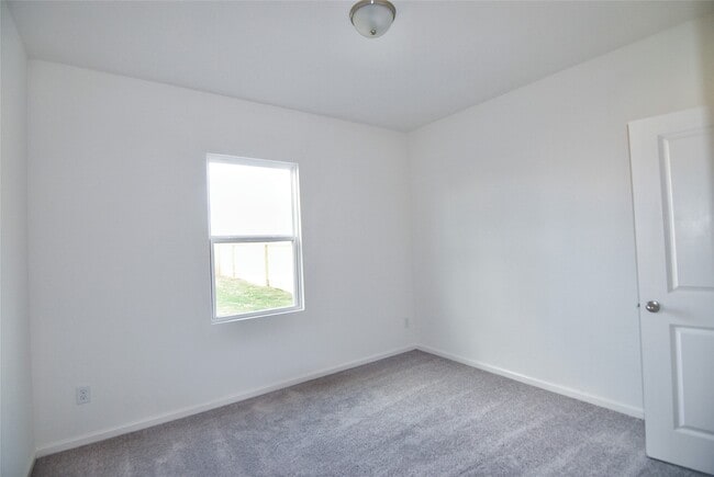 Photo - 1052 Water Oak Ln