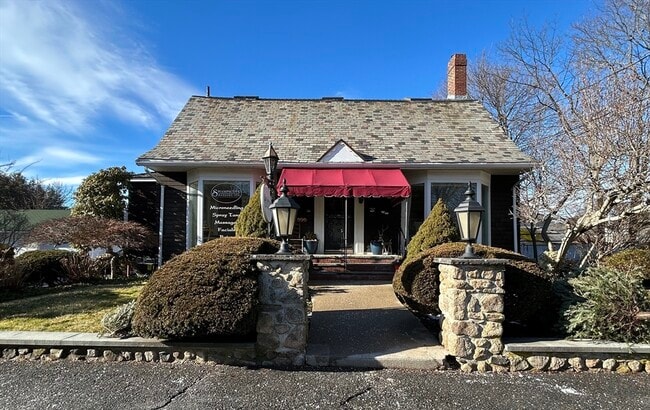 Building Photo - 990 Humphrey St Unit 2