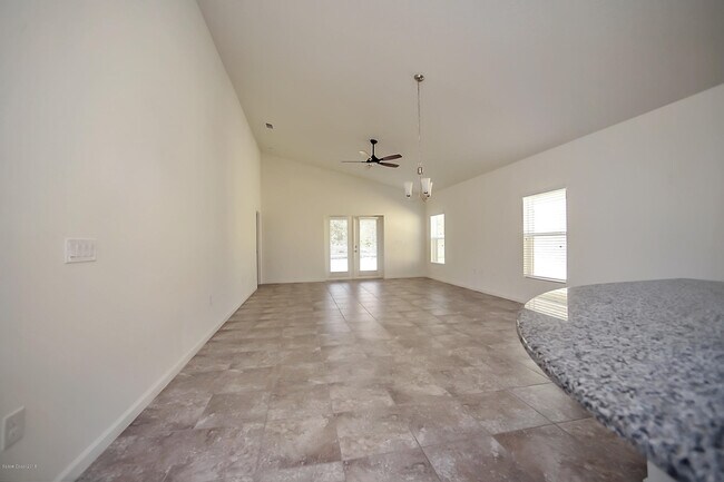 Photo - 1033 Musgrass Cir