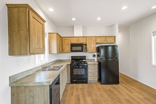 Photo - 5510 Clark Rd