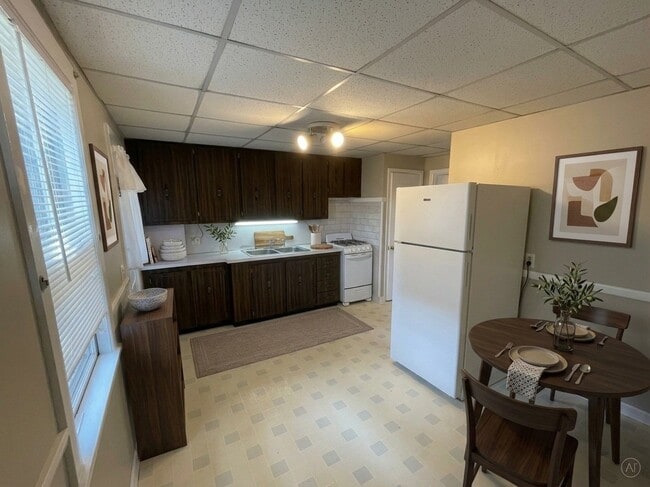 126 Lowell St Unidad F