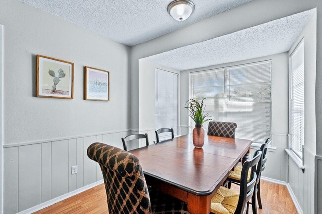 Photo - 6121 Whitman Ave