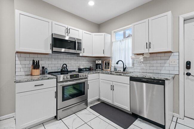 Photo - 536 Oakwood Ave