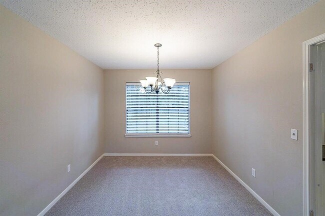 Photo - 75 Breezy Point Pl