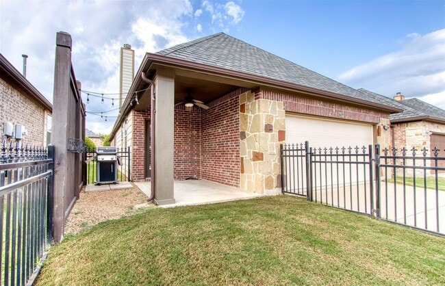 Photo - 8609 Dewland Dr
