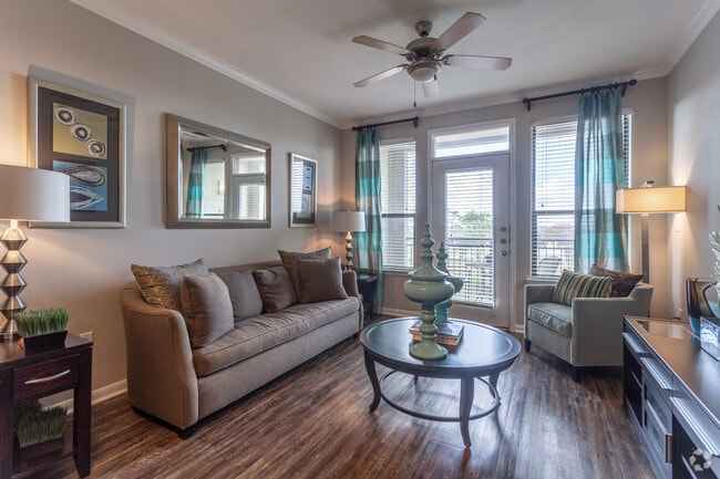 Living Room - The Meritage Apartments