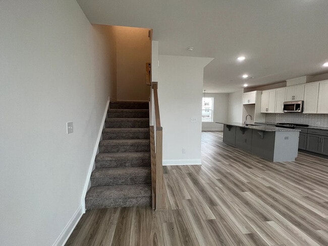 Room in Townhome on Walnut Hl Rd NW