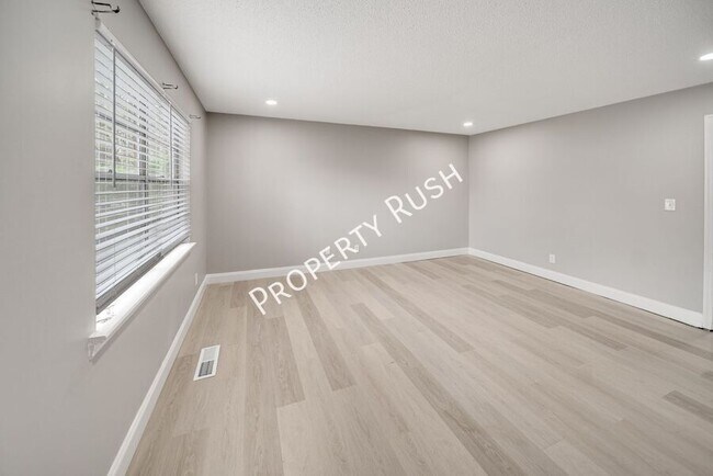 Photo - 7118 Shepherd View Cir Unidad B