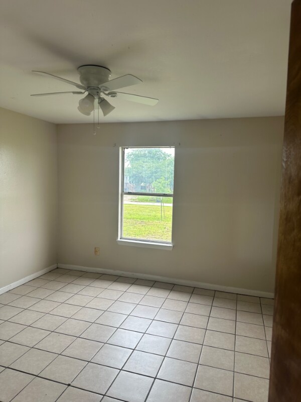 Photo - 194 Blake Ln