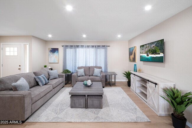 Photo - 8731 E Columbus Ave