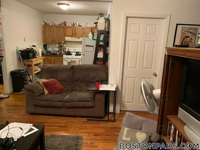 Photo - 19 Egremont Rd Unit 1