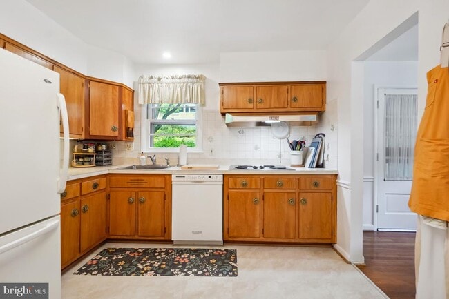 Building Photo - 8504 Sundale Dr