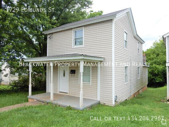 Building Photo - Two Bedroom Home Off Campbell Avenue!