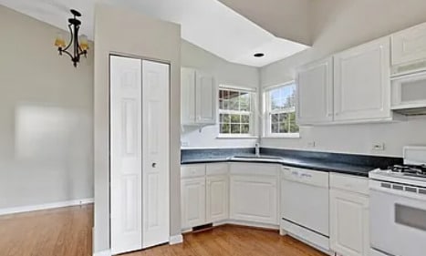 Photo - 7049 Buchanan Dr
