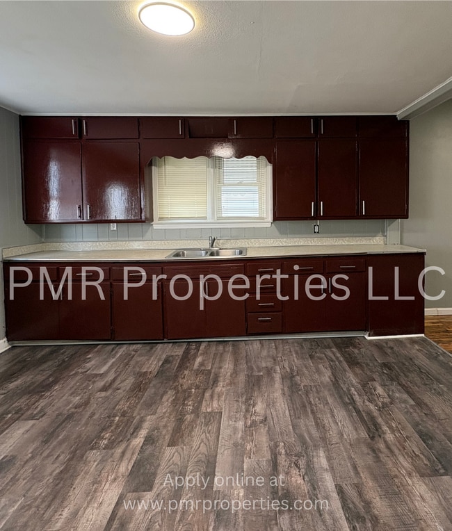 Photo - 2 Bethrooms / 1 Bathroom House