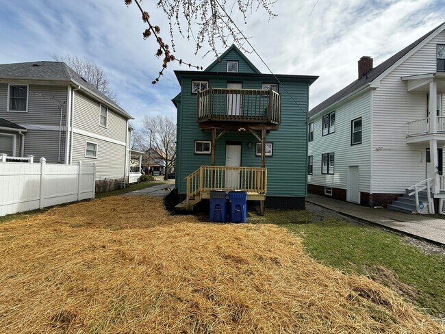 Photo - 1326 W 110th St