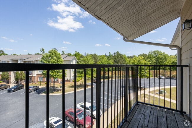 3BR, 2BA - 1,100SF - Patio