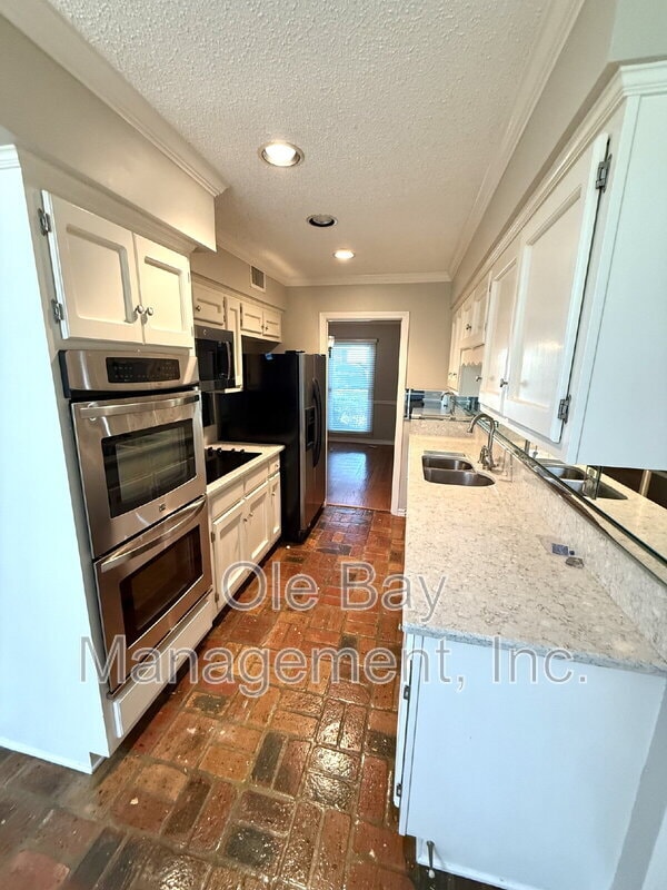 Photo - 6605 Chimney Top Dr S