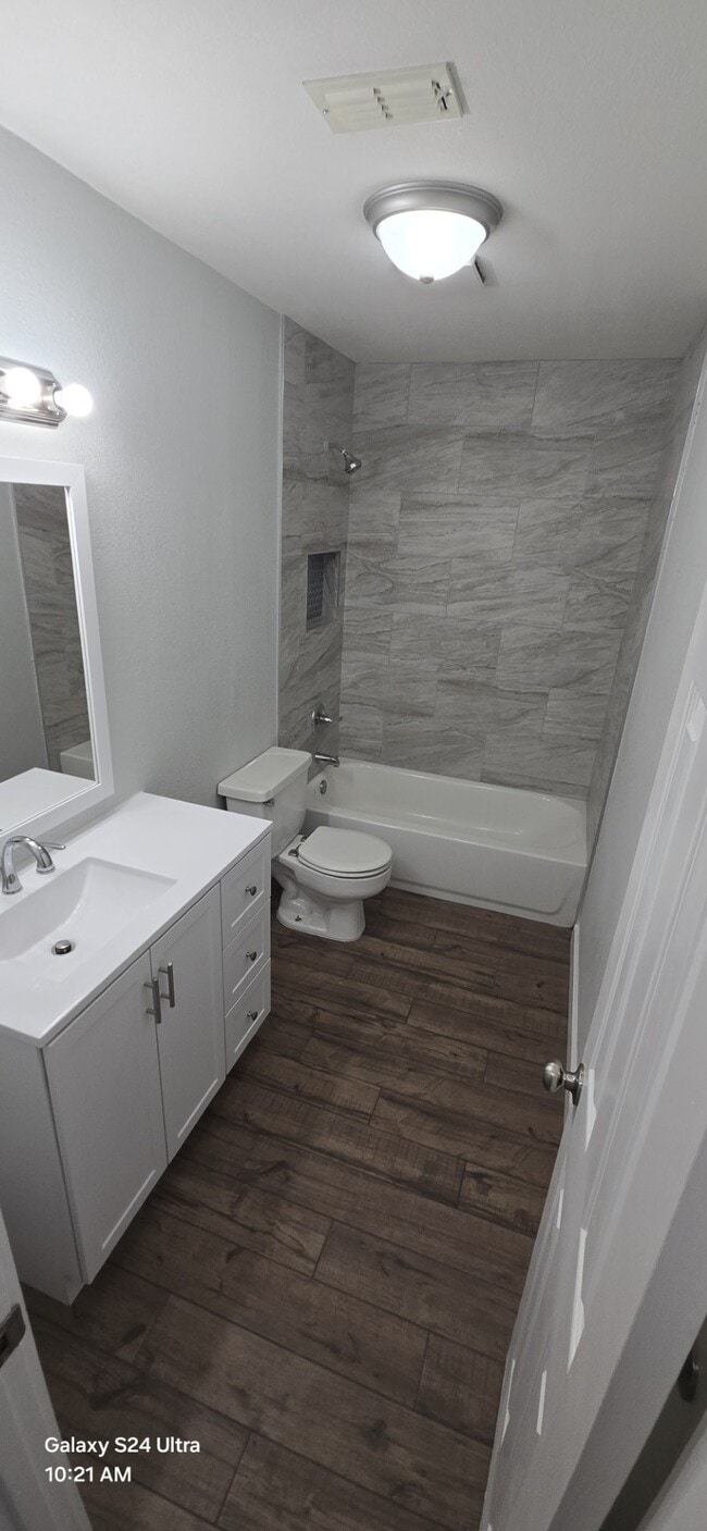 Photo - 108 W Garden Dr