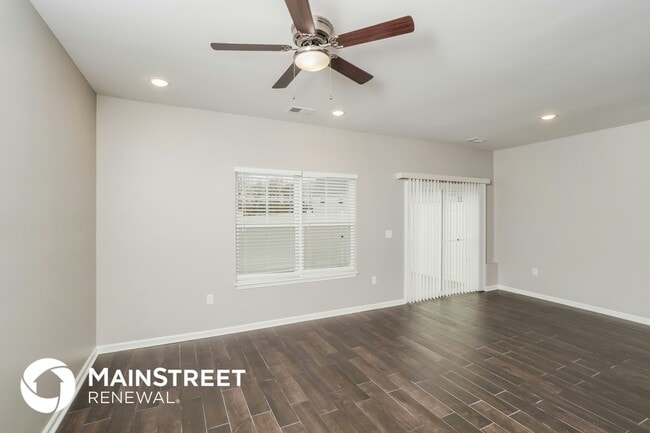 Photo - 2083 Paddle Wheel Dr