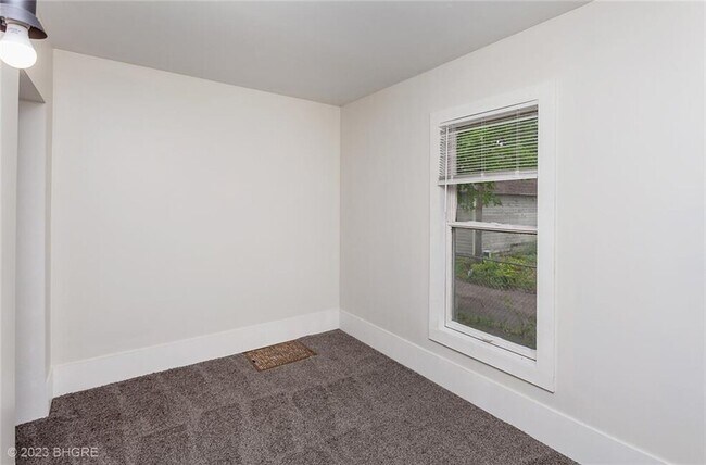 Photo - 1215 Clark St