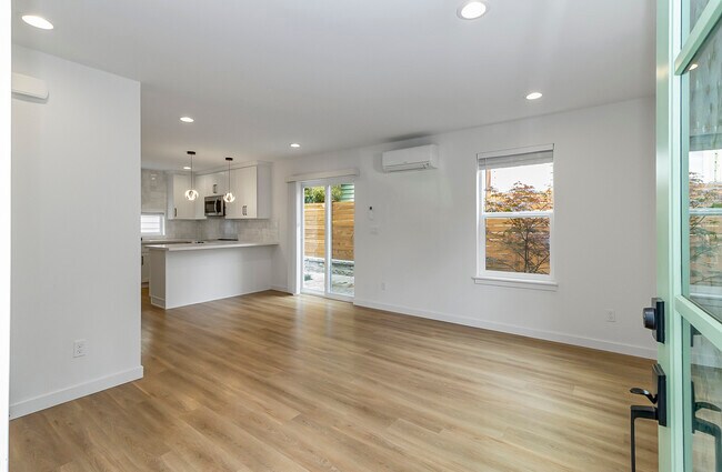 Photo - 11517 5th Ave NE Unit B