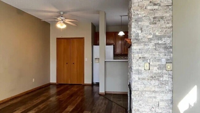 Photo - 15563 Garnet Way