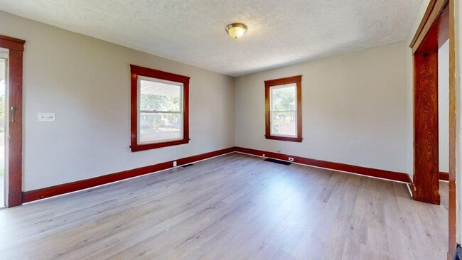 Photo - 820 Whitcomb Rd