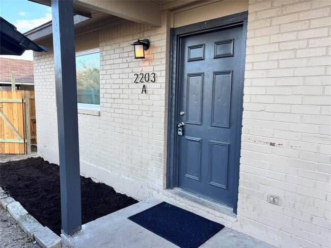 Photo - 2203 Donahue Ln