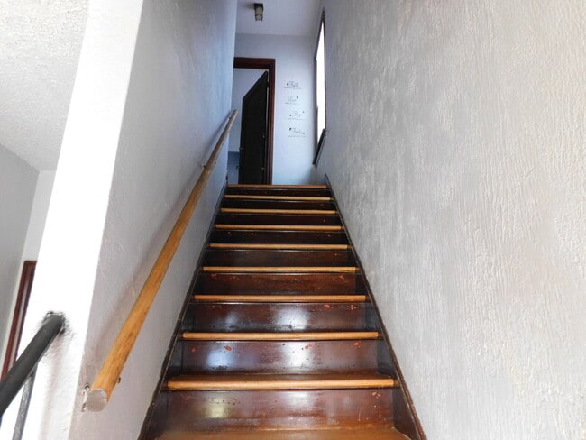 Photo - Clean and Tidy Upper Unit of Duplex Unit Upper