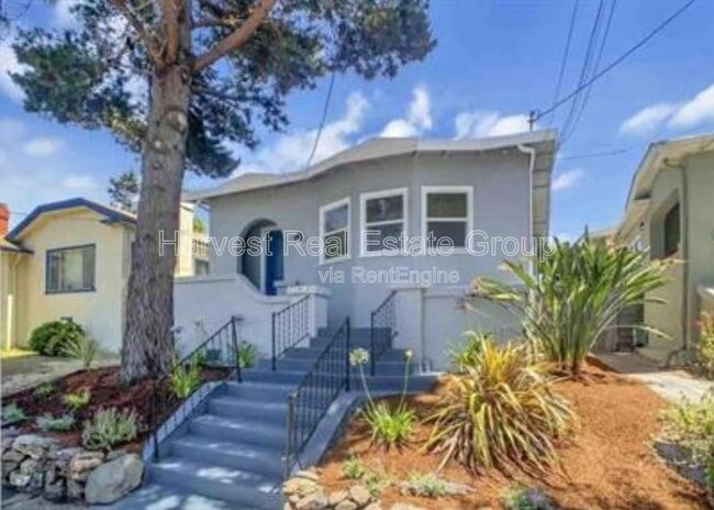 Building Photo - 2331 Sacramento St