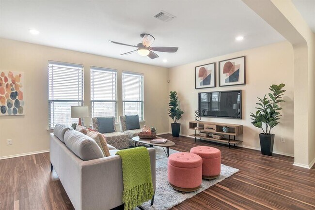 Photo - 1075 Toltec Trail