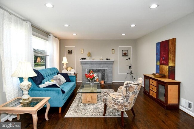 Photo - 5815 Arbroath Dr