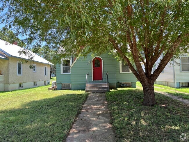 Building Photo - 311 W Kansas Ave Rental