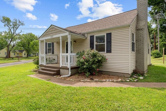 Photo - Newly Renovated Alcoa Cottage!!