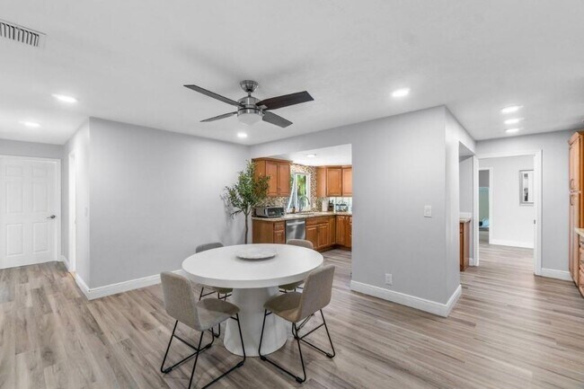 Photo - 1031 SW 11th St Casa