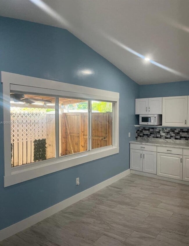 9650 SW 163rd St Unidad A