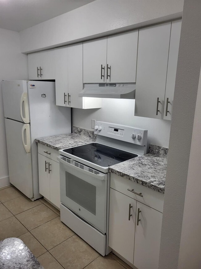 Photo - 2622 NW 33rd St Unit 2013