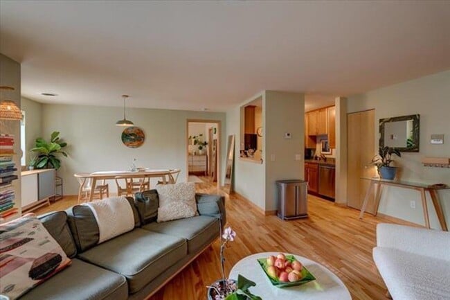 2 Bedroom with Den - 2 Bedroom with Den Casa
