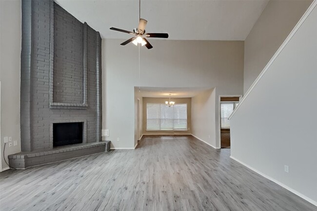 Photo - 2010 Creekshire Dr