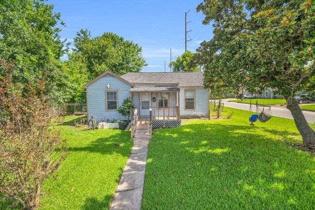 Building Photo - 7304 Kinney St