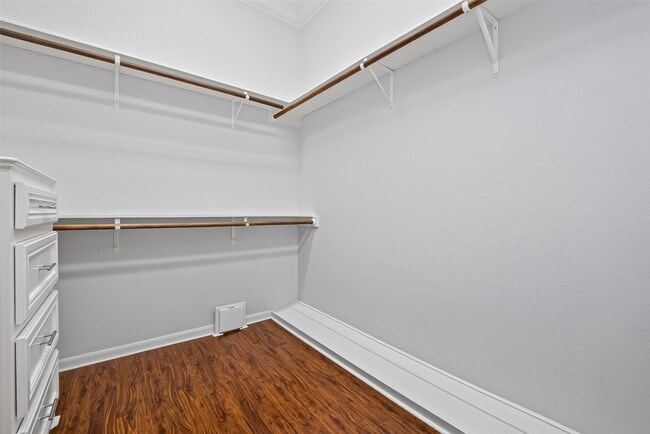 Photo - 10310 Chevy Chase Dr