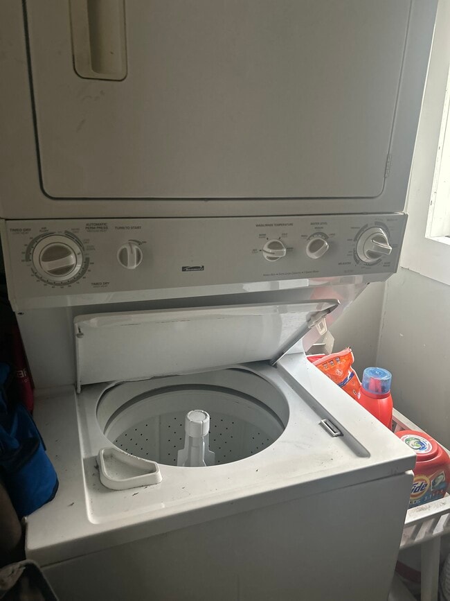 Lavadero - 518 N 4th St