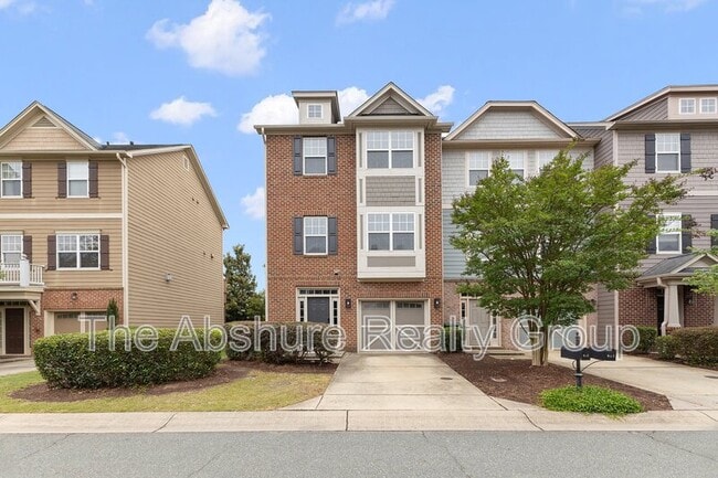 Photo - 611 Carlton Commons Ln