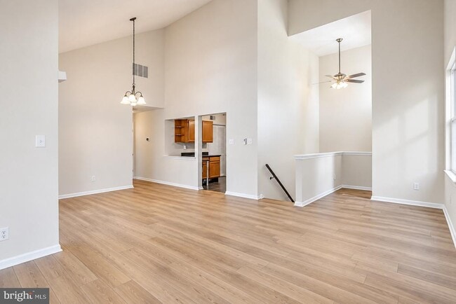 382 Andover Pl