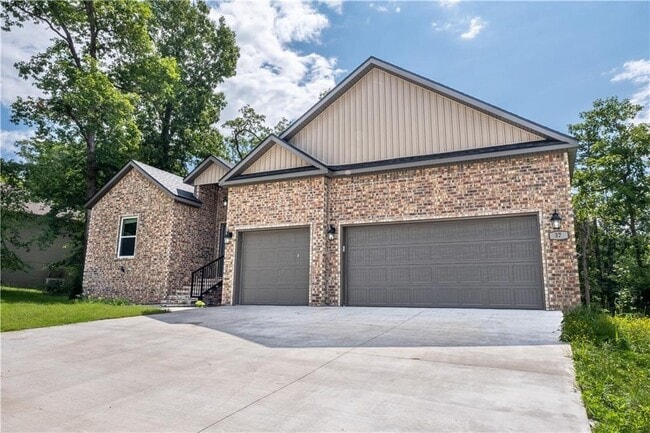 Photo - 37 Brierfield Ln