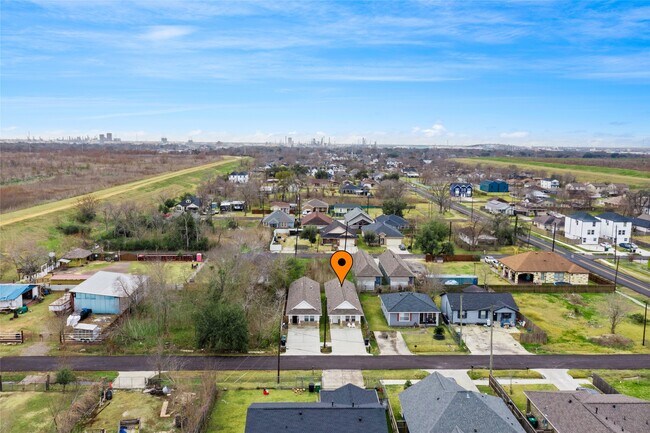 Photo - 9814 Masterson St