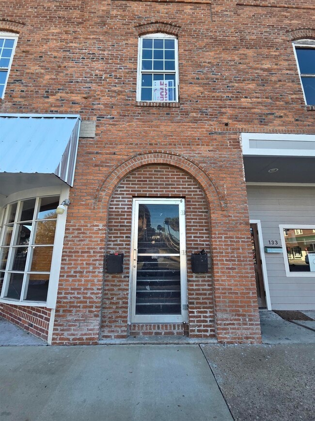 Photo - 129 S Jefferson St