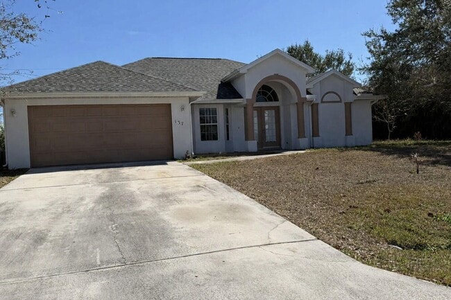 Building Photo - 137 SW Meade Cir