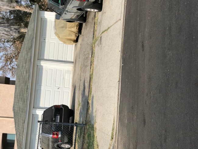 Garaje privado - 6906 Woodley Ave Unidad a